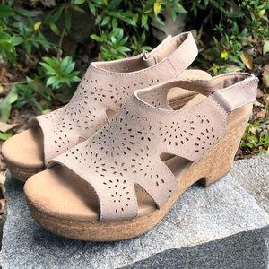 Clark’s Giselle Bay Women’s Suede Slingback Wedges Size 8